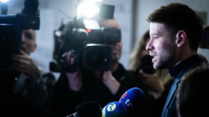 Zastavenie prenosu elektriny na Ukrajinu hraničí s vlastizradou