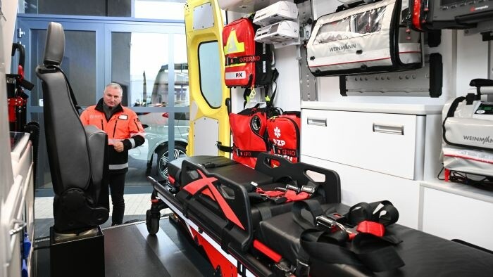 Ya están en Ucrania las ambulancias y equipos de evacuación donados por los europeos