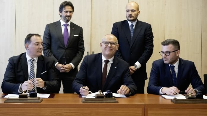 ZVS Holding y Eurenco firman un memorándum para crear una nueva empresa de municiones 