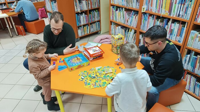 Tatoklub láka do knižnice ockov s deťmi