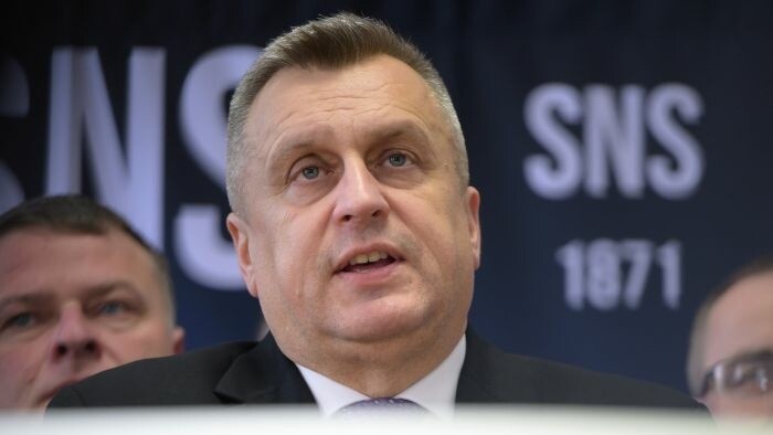 Andrej Danko restera président du parti SNS
