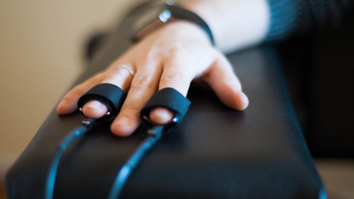 Detektor lži pomáha odhaľovať poisťovacie podvody