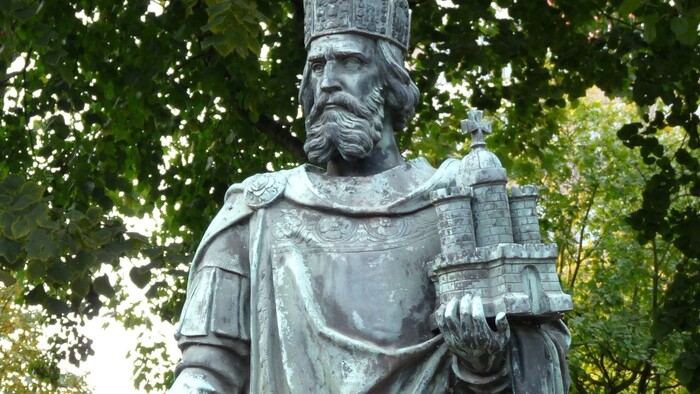 Franská ríša a jej vplyv v Európe. Ako sa prejavil u slovanských elít? 