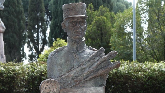 Štefánik Honored with Bust in Rome