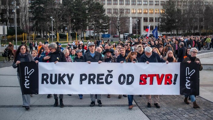 Protest vor der Rundfunkpyramide