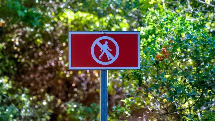 Môžeme si v dedine umiestniť výstražné tabule? 