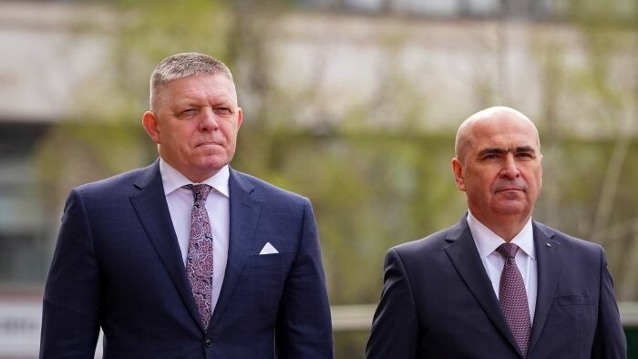 Premier Fico cumplimenta visita oficial a Rumanía