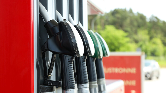Rozdiel v cenách rastie: Zahraniční vodiči zaplatia vyše 2 eur za liter