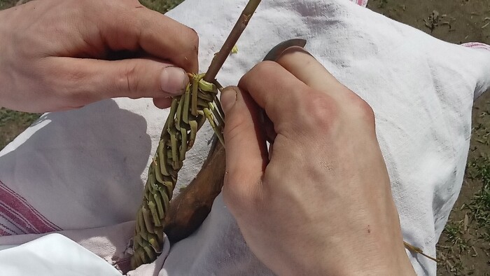 pletenie korbáča.jpg