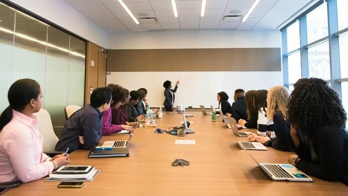 Radšej takto: Poradiť si s poradou