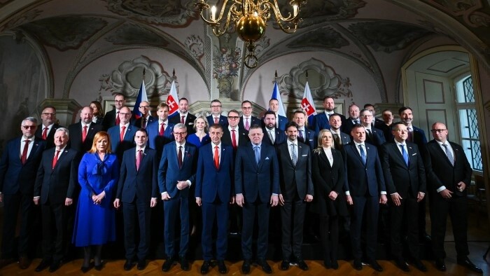 Czech and Slovak Governments Hold Joint Talks