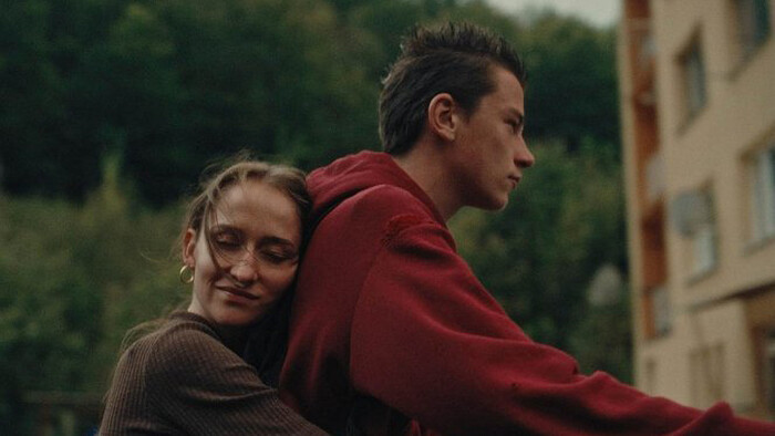 Hore je nebo, v doline som ja