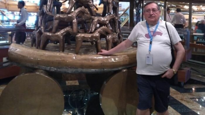 Juan Franco Crespo sigue viajando con su camiseta viajera