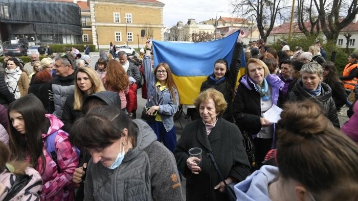 Los ucranianos que trabajan en Eslovaquia pagan en impuestos y cotizaciones más de lo que el estado ha gastado en su ayuda 