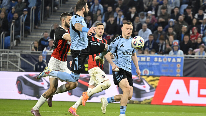 FUTBAL: Západniarske derby nemalo víťaza