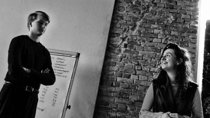 Inscenácia Čudná príhoda so psom je senzoricky upravená pre citlivé publikum