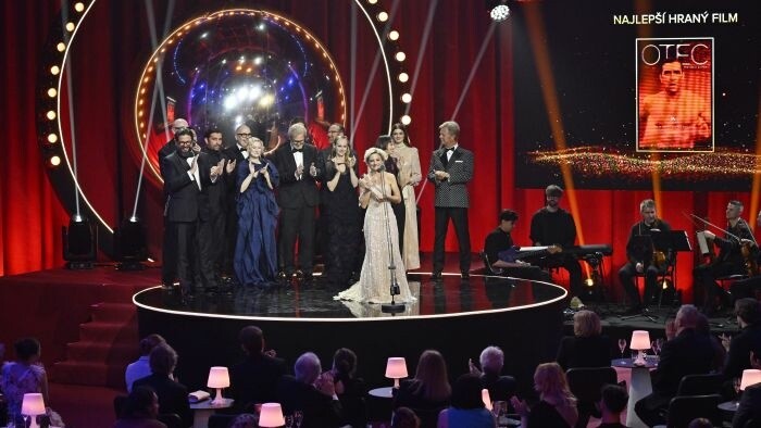 Entregan premios nacionales de cine entre críticas por la actual situación en nuestro país