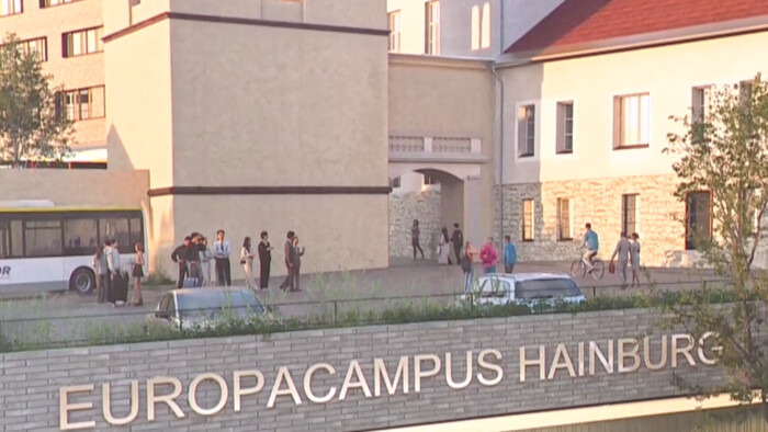 Neďaleko slovenských hraníc vyrastá moderný univerzitný komplex