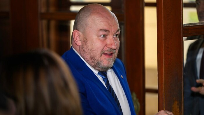 Vláda zatiaľ neoznámila opatrenia na ozdravenie slovenskej ekonomiky. R. Huliak navrhuje zrušenie možnosti odpočtu DPH