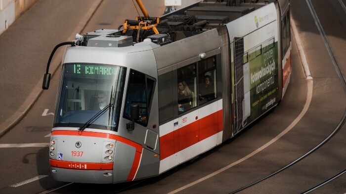 Generálny riaditeľ ako vodič autobusu a električky
