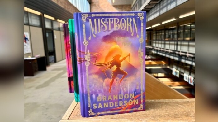 Brandon Sanderson: Mistborn: Zrodení z hmly