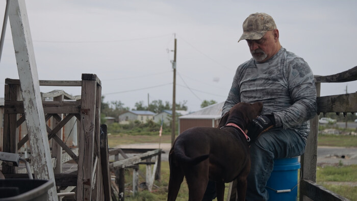 Jeho domov mizne pod vodou
