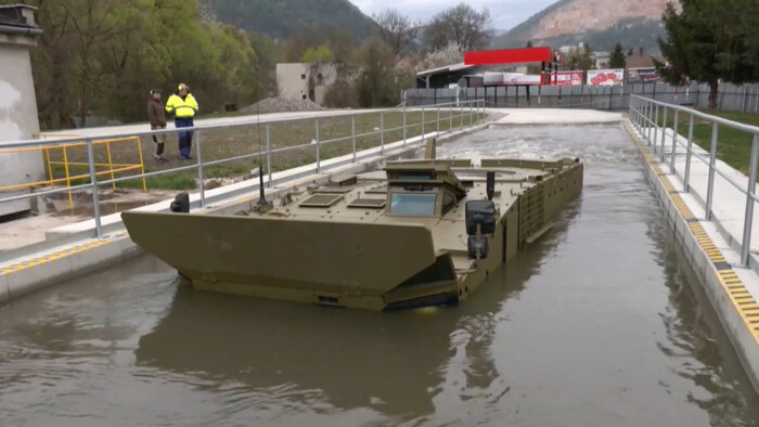 STVR nahliadla do výroby obrnených transportérov Patria