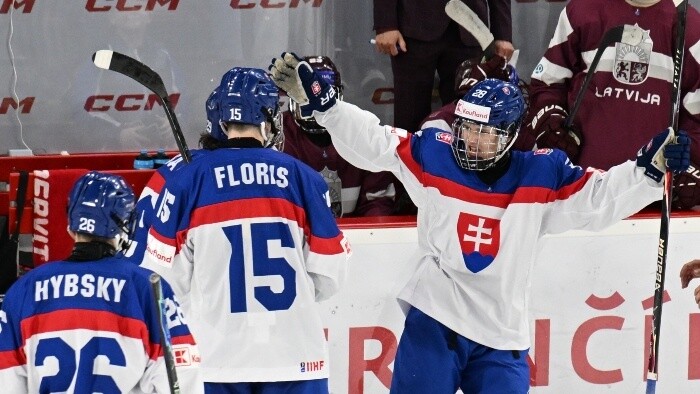 HOKEJ: Slováci na MS 18 vyhrali skupinu