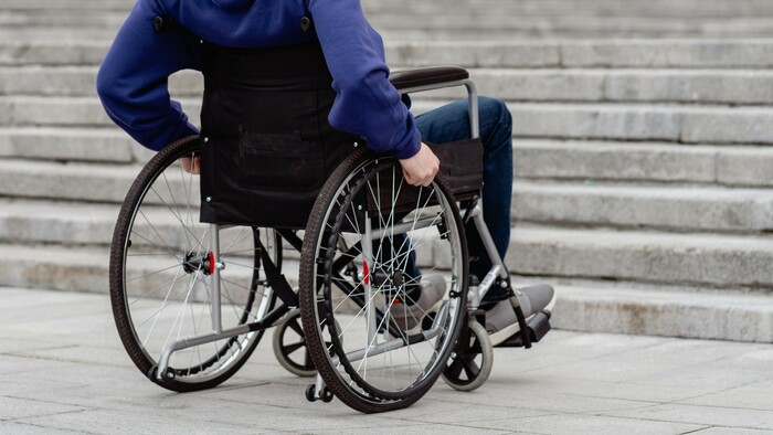 Beznohý otec piatich detí túži po invalidnom vozíku