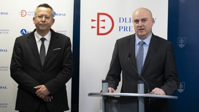 Trhy po znížení ratingu sú pokojné 