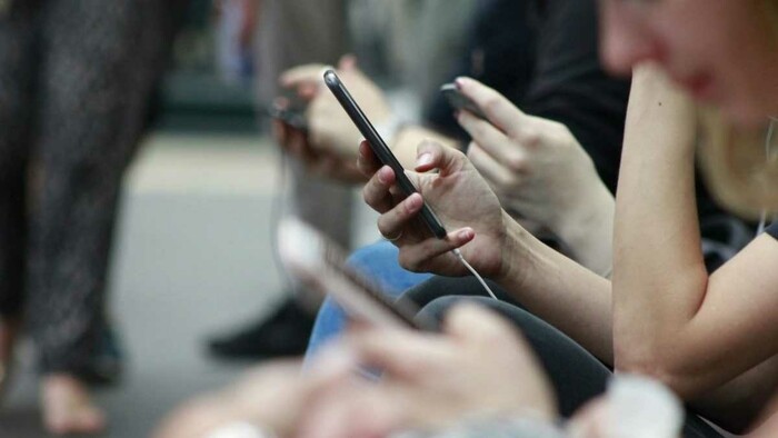 L’État veut encadrer le temps des jeunes en ligne