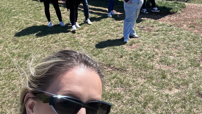 súťažiaci-pečie-5-chata