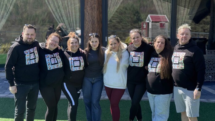 súťažiaci-pečie-5-chata