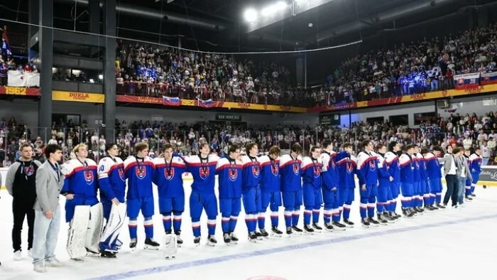 Словацкие хоккеисты завоевали серебряные медали на домашнем чемпионате мира среди юниоров до 18 лет