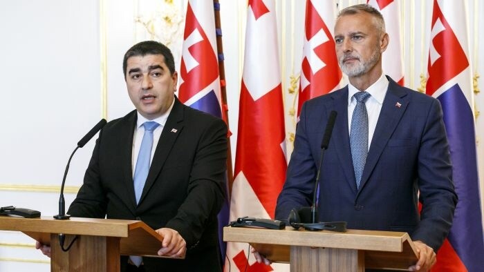 El presidente del Parlamento de Georgia llega en visita de trabajo a Eslovaquia