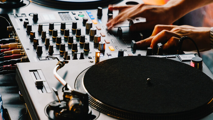 HOKEJ: DJ počas MS v hokeji