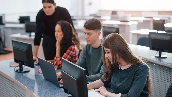 Študijný program zameraný výlučne na umelú inteligenciu