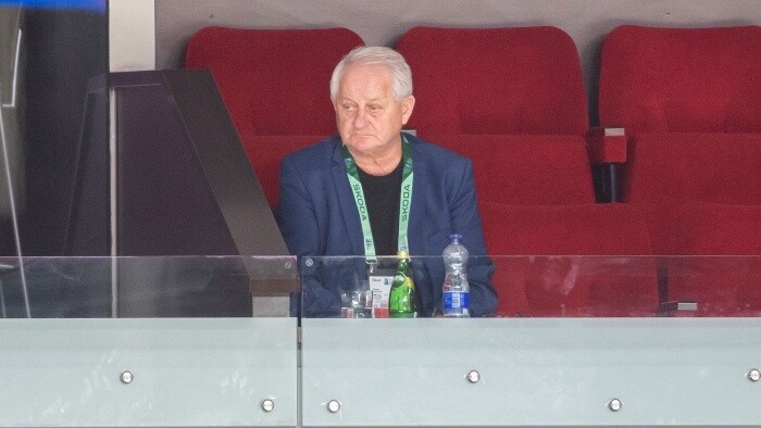 HOKEJ: Július Šupler sleduje výkony našich chlapcov 
