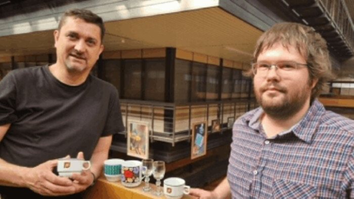 Ján Kováčik zbiera porcelán z čias socializmu