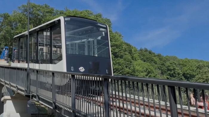 Po dvoch rokoch sa turisti opäť dostanú lanovkou na Petřín