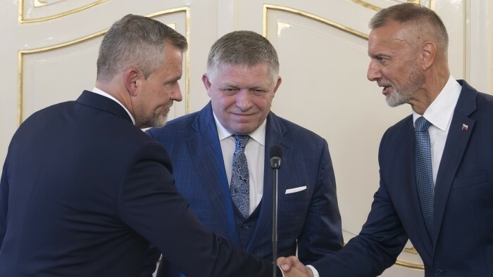 Пеллегрини: «Высшие руководители страны должны вести диалог
