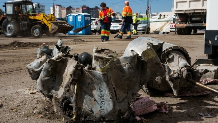 Dron zasiahol humanitárov