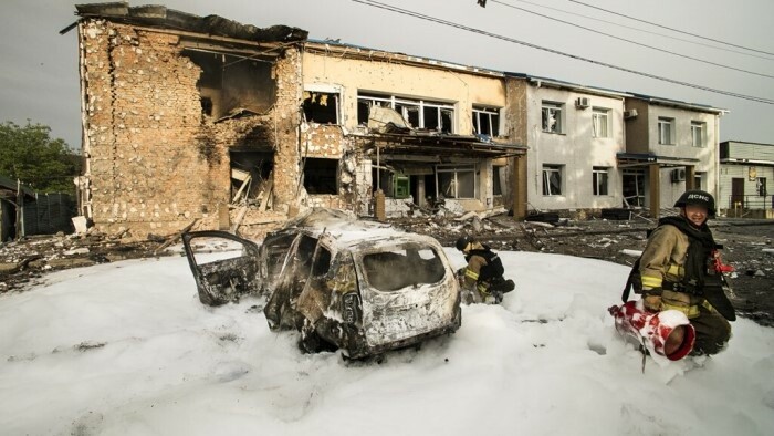Российский беспилотник поразил жилой комплекс и транспортное средство организации «Человек в опасности»