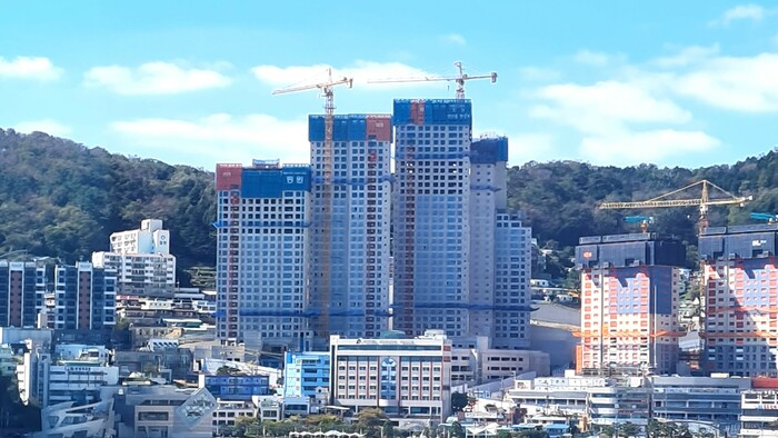 Výhľad z lanovky na Busan, 2.najväčšie prímorské mesto.jpg