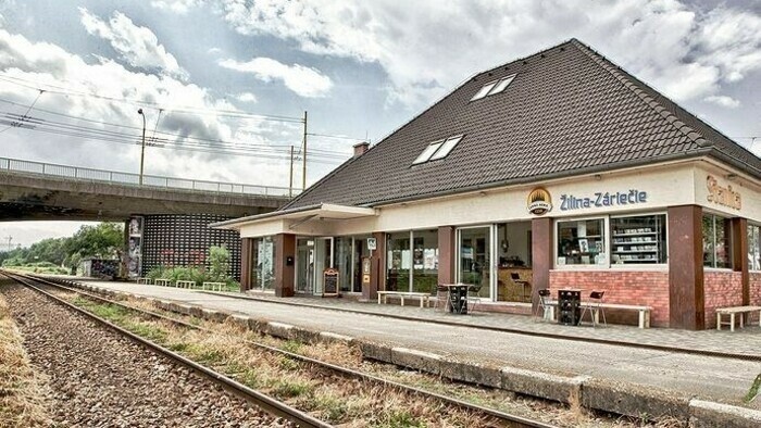 The Station Where People Stayed