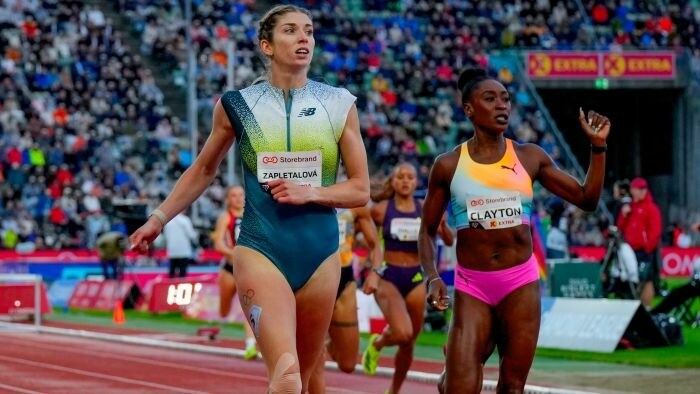 La atleta Emma Zapletalová sigue triunfando