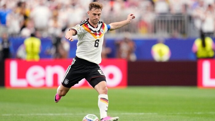 Jedovaté hady držia Nemcov v pozore. Kimmich: Máme rešpekt, pred každým krokom sa pozeráme na zem