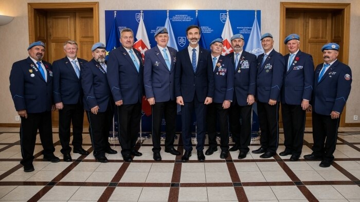 Foreign Minister Commemorates UN Peacekeepers Day, Honours Veterans