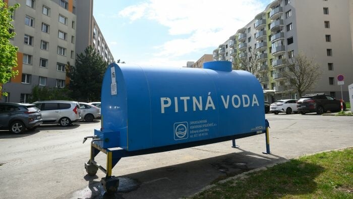 Zo znečistenej pitná voda  