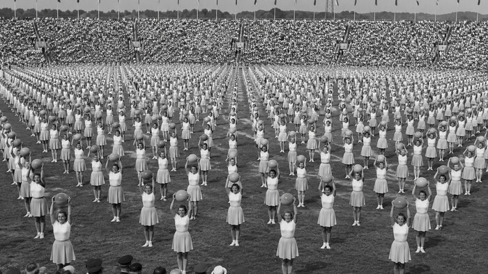 Pozrite si rok 1956. Takto vyzerala spartakiáda v Československu